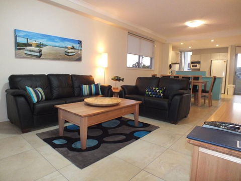 Pacific Marina Apartments - ACT Tourism 13