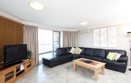 Sails Apartments - ACT Tourism 1
