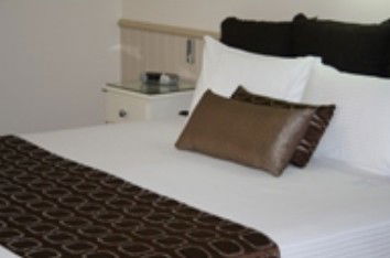Comfort Inn & Suites Robertson Gardens - ACT Tourism 1