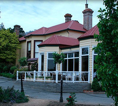 Central Springs Inn - ACT Tourism 0