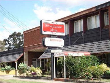 Town & Country Motel - ACT Tourism 0