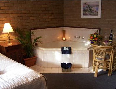 Albury Classic Motor Inn - ACT Tourism 1