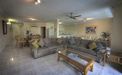 Costa Royale Beachfront Apartments - ACT Tourism 1
