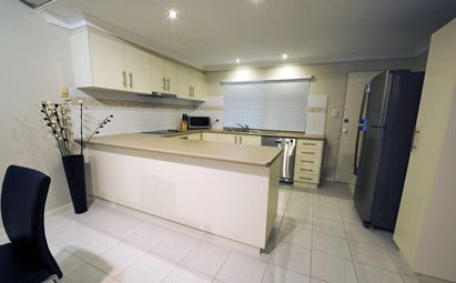 Costa Royale Beachfront Apartments - ACT Tourism 3