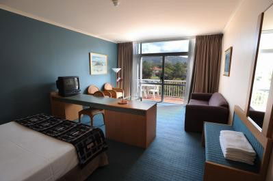 Absolute Beachfront Opal Cove Resort - ACT Tourism 2