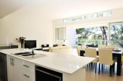 Absolute Beachfront Opal Cove Resort - ACT Tourism 3