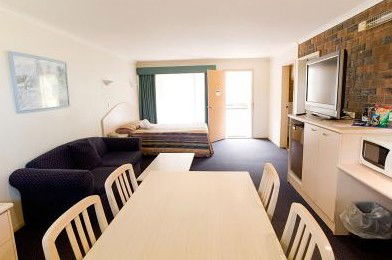 Comfort Inn Big Windmill - ACT Tourism 1
