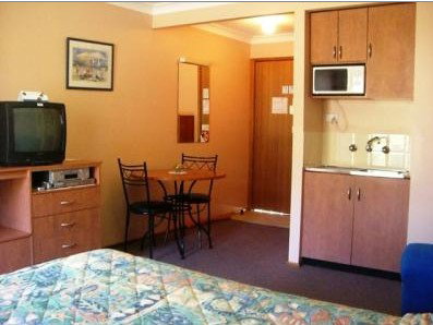 Bridge View Motel - ACT Tourism 1