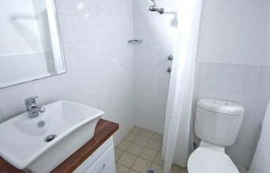 City Crown Lodge - ACT Tourism 4