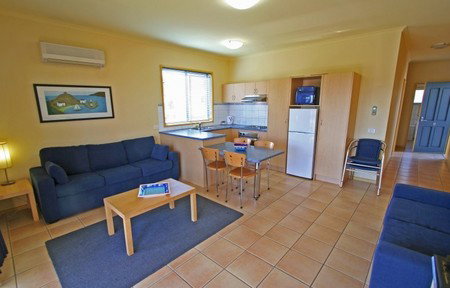 Seaview Motel & Apartments - ACT Tourism 1