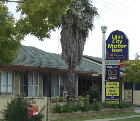 Lilac City Motor Inn & Streakhouse - ACT Tourism 0
