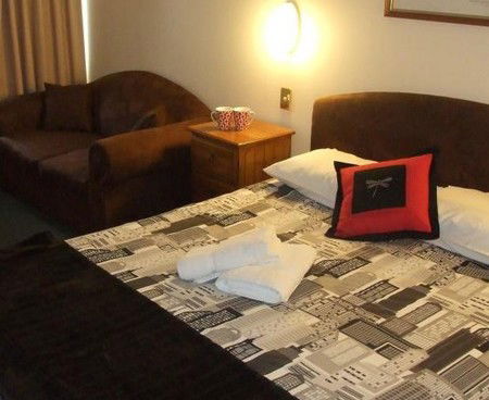 Lilac City Motor Inn & Streakhouse - ACT Tourism 4