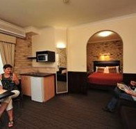 Highlander Motor Inn And Apartments - ACT Tourism