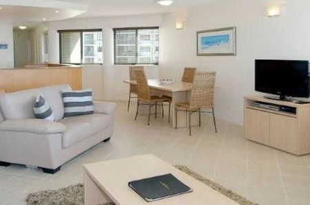 Malibu Mooloolaba - ACT Tourism 2