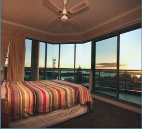 Sails Apartments - ACT Tourism 8