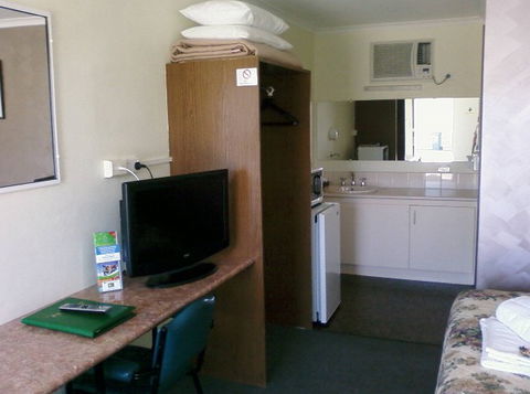 Admella Motel - ACT Tourism 1