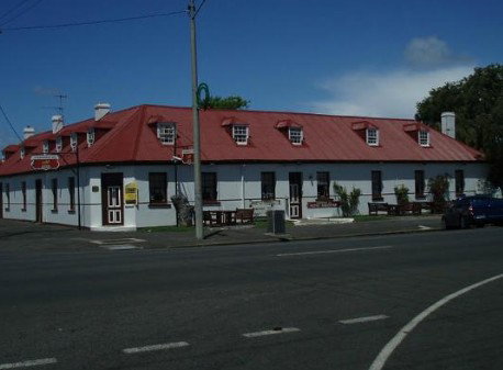 Caledonian Inn Hotel Motel - ACT Tourism 0
