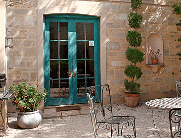 Mallyons Executive Villas - ACT Tourism