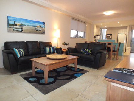 Pacific Marina Apartments - ACT Tourism 0