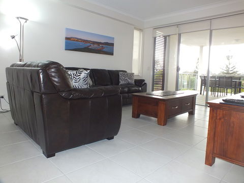 Pacific Marina Apartments - ACT Tourism 5