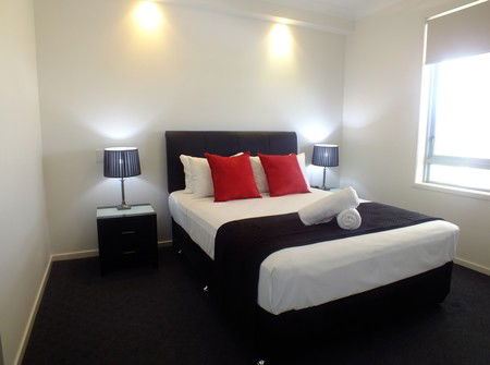 Pacific Marina Apartments - ACT Tourism 7