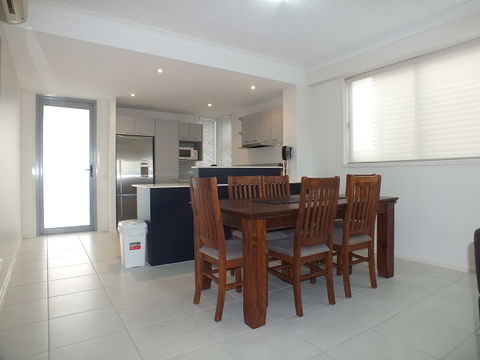 Pacific Marina Apartments - ACT Tourism 10