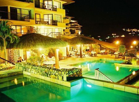 Waters Edge Resort - ACT Tourism 1