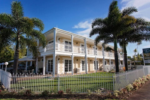 White Lace Motor Inn - ACT Tourism 0