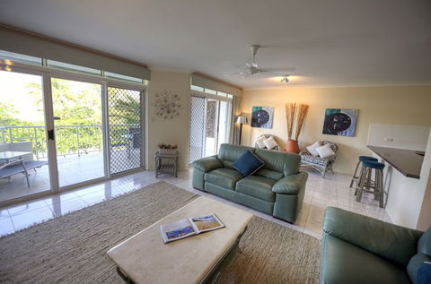 Costa Royale Beachfront Apartments - ACT Tourism 5