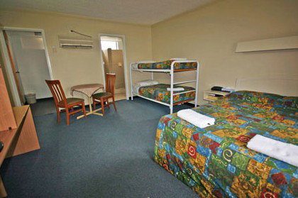 Red Cedars Motel - ACT Tourism 2