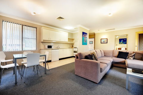 Absolute Beachfront Smugglers On The Beach - ACT Tourism 5