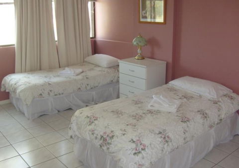 Queensleigh Holiday Apartments - ACT Tourism 3