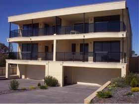 The Lighthouse Accommodation - ACT Tourism 0