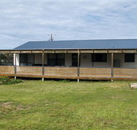 Surfin Sceales Beach House - ACT Tourism