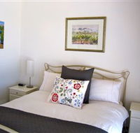 ArtWine Cottages - ACT Tourism