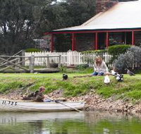 Stonewell Cottages and Vineyards - ACT Tourism