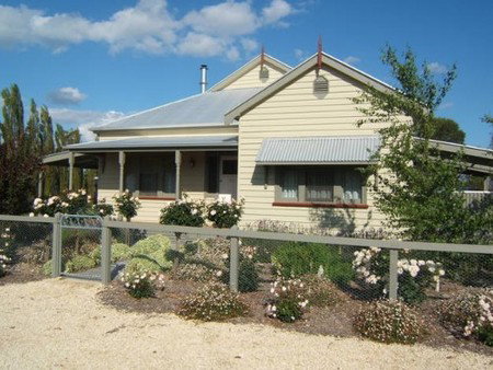Willowbrook Cottages - ACT Tourism 1