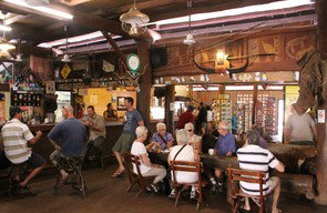 Bark Hut Inn - ACT Tourism 1