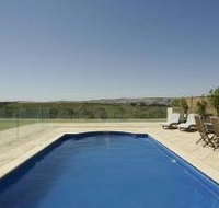 McLaren Ridge 4 - McLaren Ridge Log Cabins - ACT Tourism