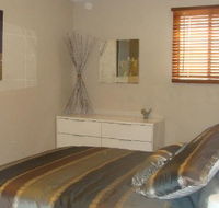 Luxury Vineyard Cottage on Pike River Lyrup - ACT Tourism