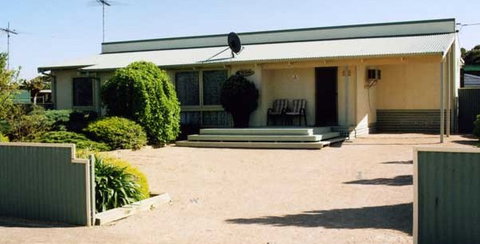 Port Wakefield Motel - ACT Tourism 0