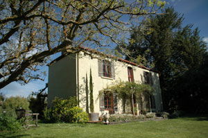 Adelaide Hills Retreats - ACT Tourism 0