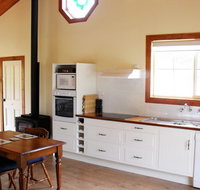 The Old Oak Bed and Breakfast - The Shearing Quarters - ACT Tourism