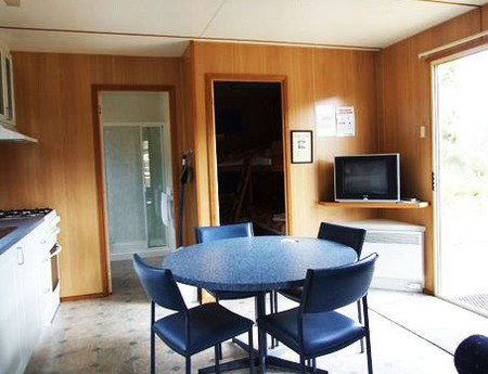 Hobart Bush Cabins - ACT Tourism 3