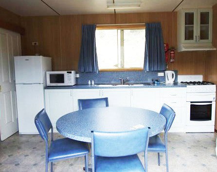 Hobart Bush Cabins - ACT Tourism 4