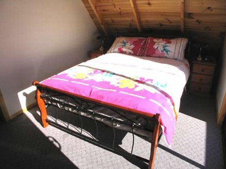 Four Seasons Holiday Cottages - ACT Tourism 3