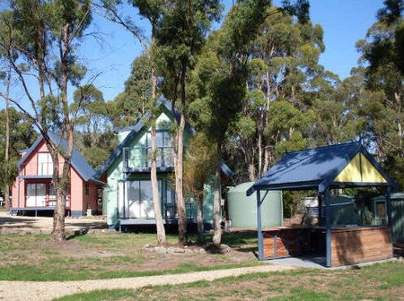 Four Seasons Holiday Cottages - ACT Tourism 4