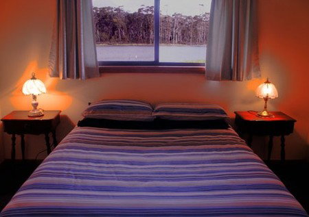 Lake Yalleena Holiday Cabins - ACT Tourism 2