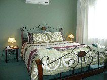 Cottage On Main - ACT Tourism 3