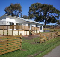 Waterside Accommodation - ACT Tourism